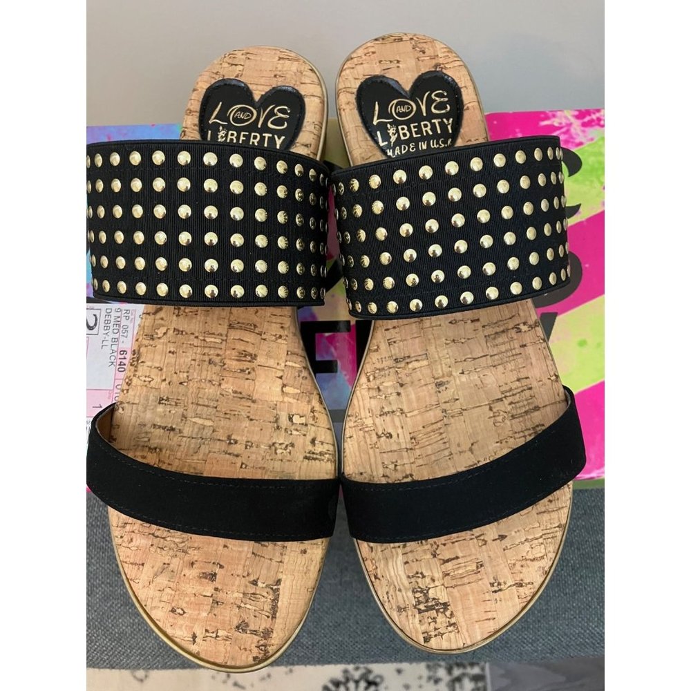 Love & Liberty Gold Beaded Wide Strap Sandal Size 9 NWT